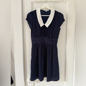 Robe bleu marine à pois